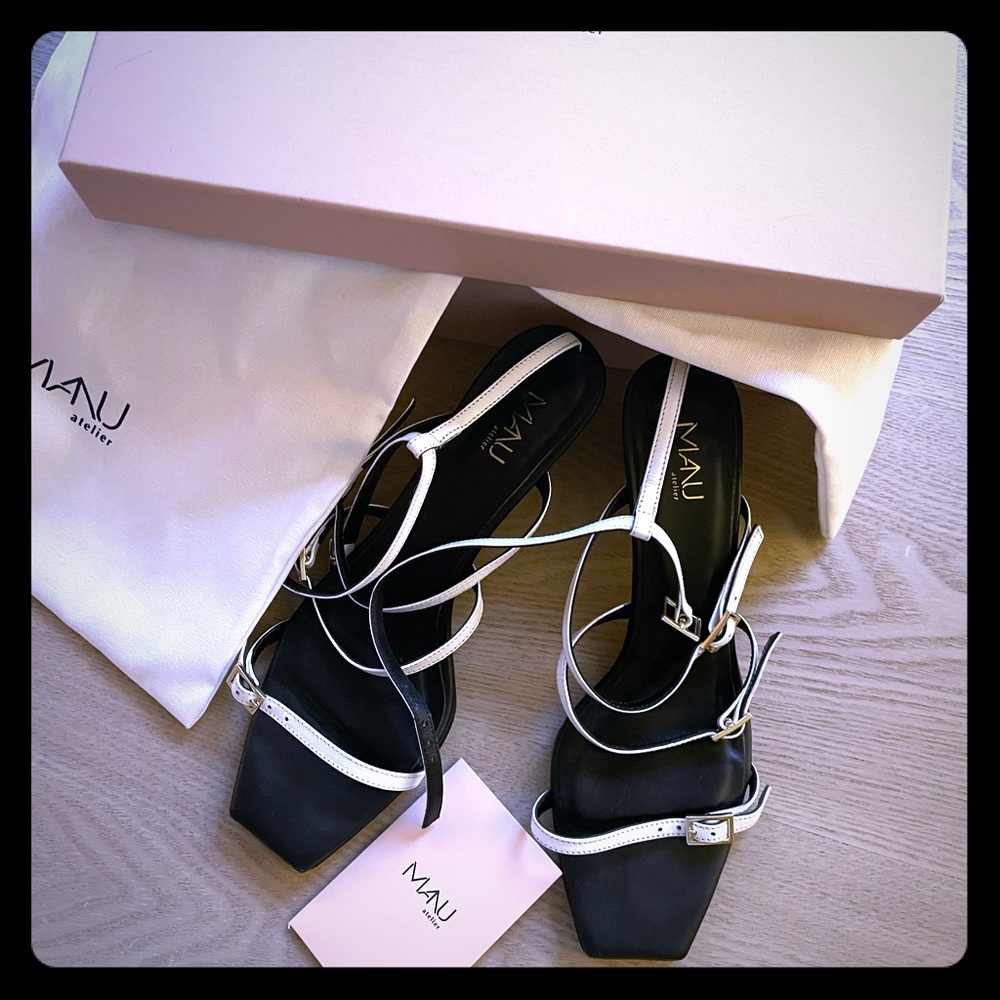 Manu Sandals